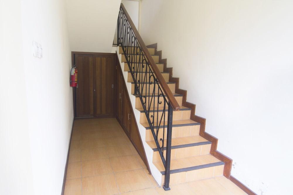 Urbanview Sasono Putro Condoongcatur By Reddoorz Kejayan Exterior foto