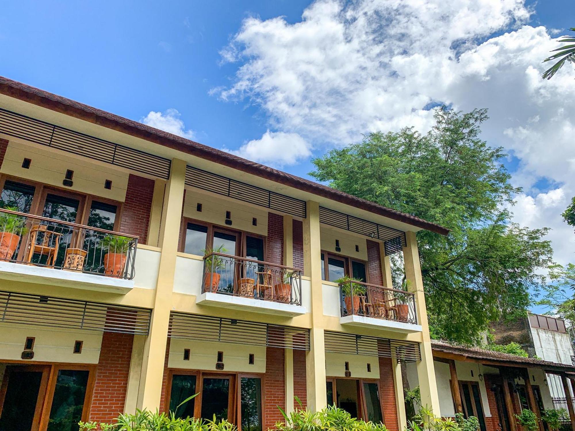Urbanview Sasono Putro Condoongcatur By Reddoorz Kejayan Exterior foto